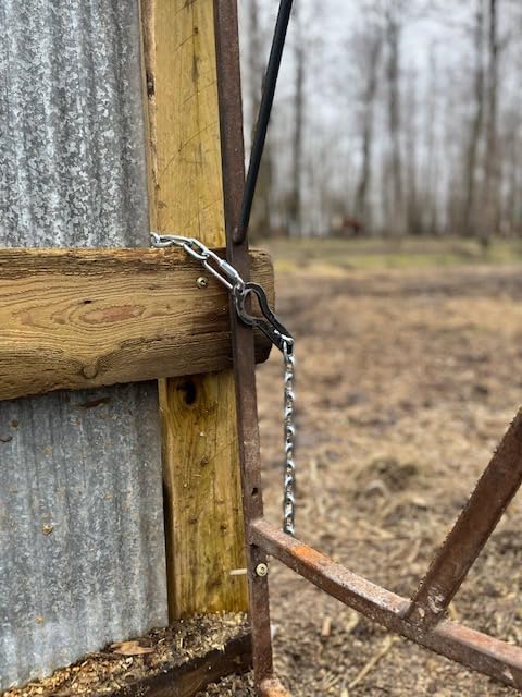 Universal Quick-Link Chain for Farm Backyard Fencing